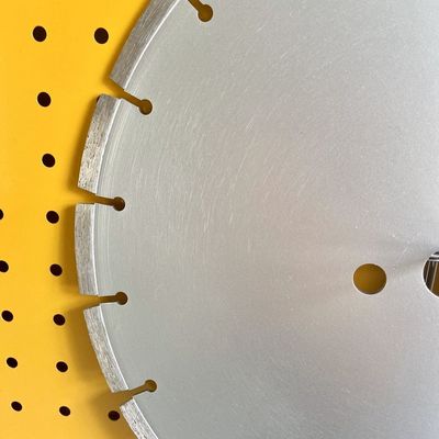 High Quality Huachang 7 Inch 180×2.4/1.8×10×13T Laser Welded Granite Concrete Dry Cutting Diamond Saw Blade