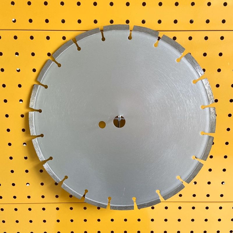 High Quality Huachang 7 Inch 180×2.4/1.8×10×13T Laser Welded Granite Concrete Dry Cutting Diamond Saw Blade